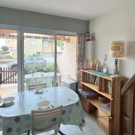 Agreable Duplex Avec Grande Terrasse Et Parking Prive A 100m De La - Fr-1-529-122 아파트